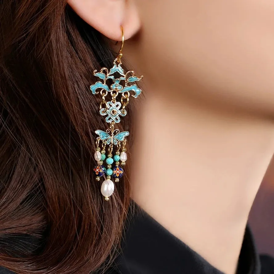 Dangle Earrings: Cixi