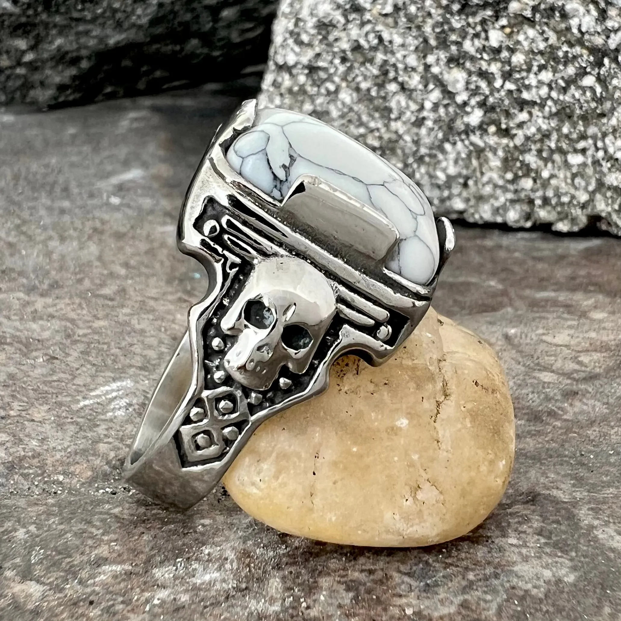 "White Stone" - Skull - R254